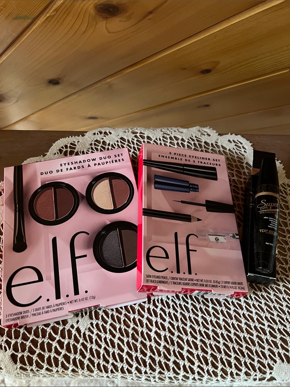 Eyeshadow Duo and Eyeliner Set in Pink Packaging